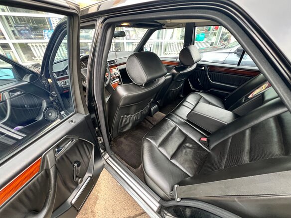 1995 Mercedes-Benz E-Класс 200 I (W124), чёрный, 875000 рублей - вид 9
