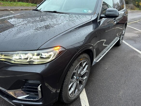 2021 BMW X7 40i I (G07), серый, 6400000 рублей - вид 4