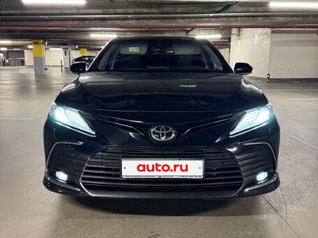2021 Toyota Camry VIII (XV70) Рестайлинг, чёрный, 3800000 рублей, вид 2