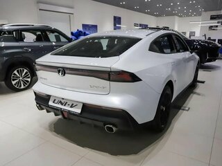2024 Changan UNI-V I, белый, 3533900 рублей, вид 1