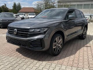 2026 Volkswagen Touareg III Рестайлинг, серый, 14800000 рублей, вид 2