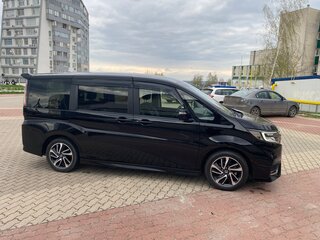 2020 Honda Stepwgn Spada V Рестайлинг, чёрный, 2740000 рублей, вид 3