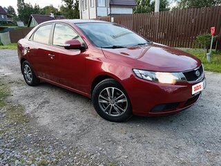 2010 Kia Cerato 5-speed II, красный, 529000 рублей, вид 3