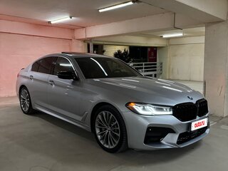2020 BMW 5 серии 530i xDrive VII (G30/G31/G38) Рестайлинг, серебристый, 4050000 рублей, вид 3