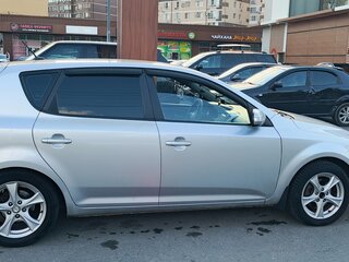 2010 Kia Ceed I Рестайлинг, серебристый, 780000 рублей, вид 1