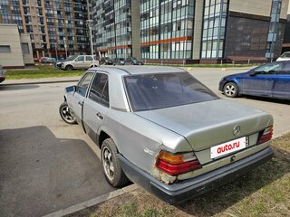 1992 Mercedes-Benz W124 230 4-speed, серебристый, 199900 рублей, вид 5