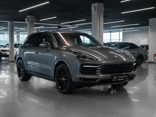 2019 Porsche Cayenne III, серый, 5150000 рублей, вид 2