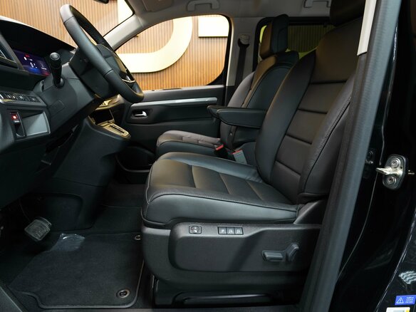 2026 Opel Zafira Life XL I Рестайлинг, чёрный, 6581660 рублей - вид 9