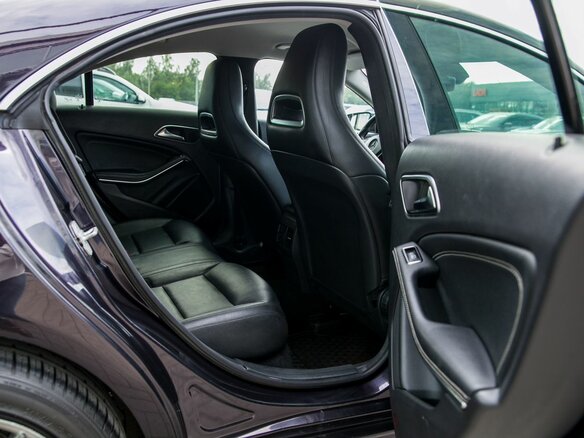 2014 Mercedes-Benz CLA 200 I (C117, X117), фиолетовый, 1420000 рублей - вид 12