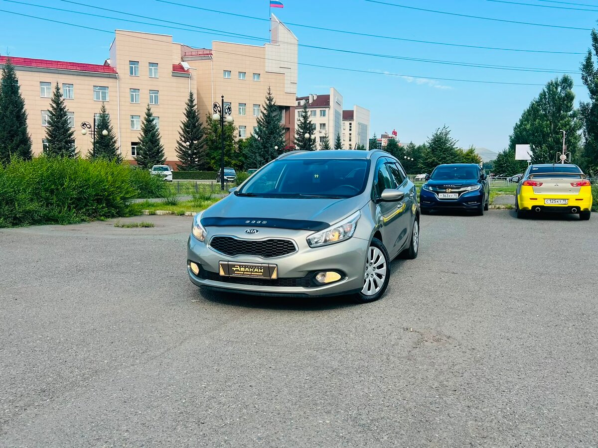 Открыть фотографии: Kia Ceed II