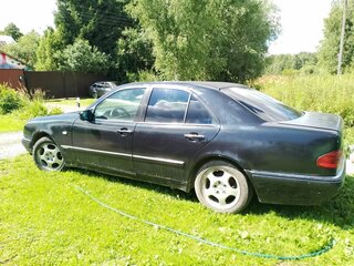 1996 Mercedes-Benz E-Класс 230 II (W210, S210), синий, 200000 рублей, вид 4