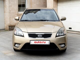 2010 Kia Rio II Рестайлинг, бежевый, 400000 рублей, вид 2
