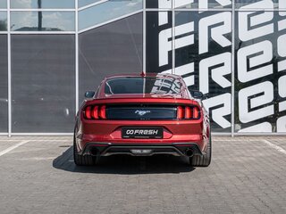 2020 Ford Mustang VI Рестайлинг, красный, 3485000 рублей, вид 4