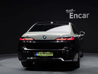 2025 BMW 7 серии 740d xDrive VII (G70), чёрный, 14580000 рублей, вид 4