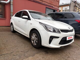 2018 Kia Rio IV, белый, 1400000 рублей, вид 1