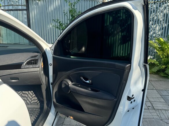 2011 Renault Megane III, белый - вид 16