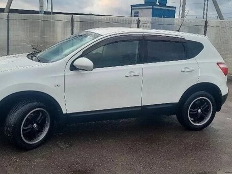 2011 Nissan Qashqai I Рестайлинг, белый, 900000 рублей, вид 3
