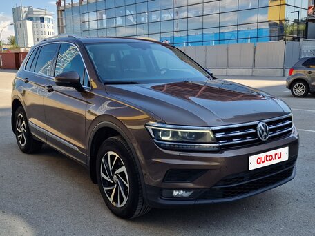 2018 Volkswagen Tiguan II, коричневый, 2999999 рублей, вид 1