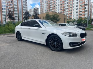 2013 BMW 5 серии 528i xDrive VI (F10/F11/F07) Рестайлинг, белый, 1990000 рублей, вид 1