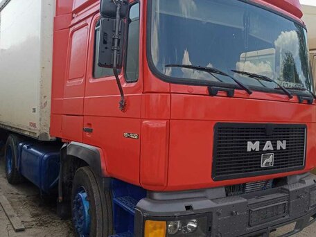 1995 MAN F 2000, красный, 1300000 рублей, вид 5