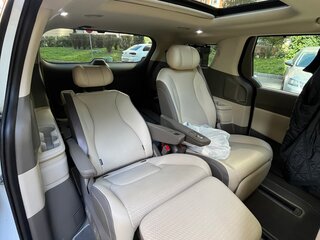 2024 Kia Carnival IV Рестайлинг, белый, 6900000 рублей, вид 3