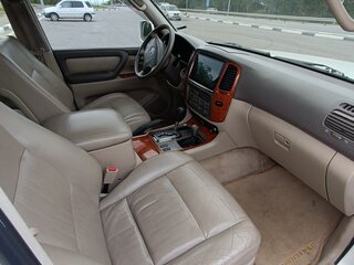 2005 Toyota Land Cruiser 100 Series Рестайлинг 2, белый, 2500000 рублей, вид 5