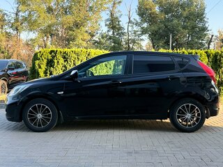2012 Hyundai Solaris I, чёрный, 640000 рублей, вид 4