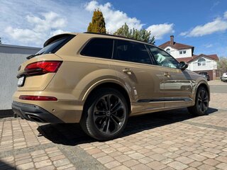 2024 Audi Q7 55 TFSI II (4M) Рестайлинг 2, бежевый, 6850000 рублей, вид 3