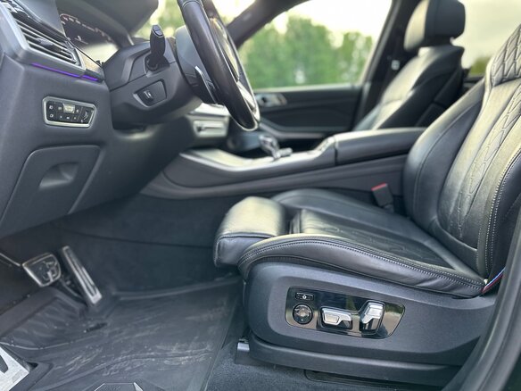 2020 BMW X5 M50i IV (G05/G18), чёрный, 11400000 рублей - вид 6