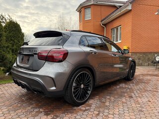 2017 Mercedes-Benz GLA AMG 45 AMG I (X156) Рестайлинг, серый, 3100000 рублей, вид 3