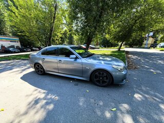 2004 BMW 5 серии 520i V (E60/E61), серый, 800000 рублей, вид 4