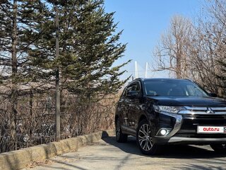 2017 Mitsubishi Outlander III Рестайлинг 2, чёрный, 1900000 рублей, вид 2