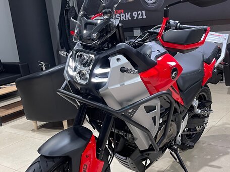 2026 QJMotor SVT 650, красный, 699000 рублей, вид 2
