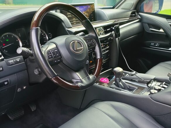2017 Lexus LX 570 III Рестайлинг 2, чёрный, 12000000 рублей - вид 11