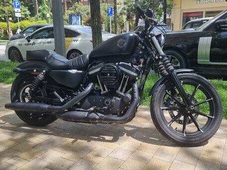 2020 Harley-Davidson Sportster 883, чёрный, 899000 рублей, вид 2