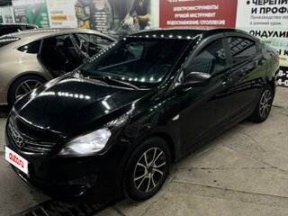 2014 Hyundai Solaris I Рестайлинг, чёрный, 670000 рублей, вид 2