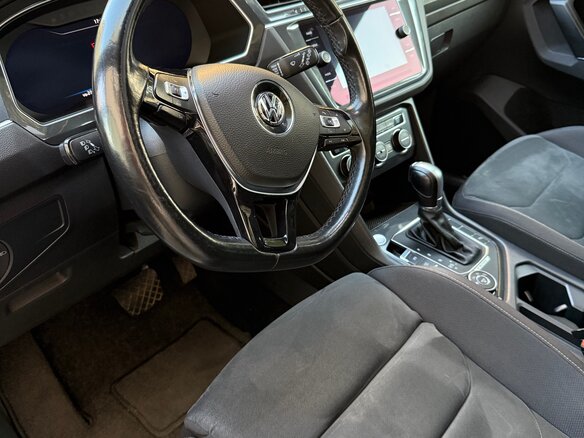 2018 Volkswagen Tiguan II, белый, 2980000 рублей - вид 11