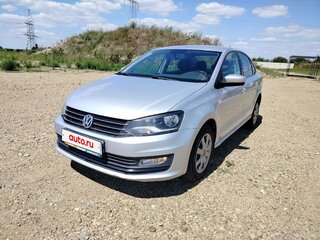 2018 Volkswagen Polo V Рестайлинг, белый, 990000 рублей, вид 1