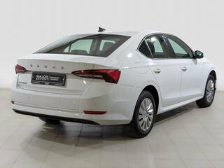 2021 Skoda Octavia IV (A8), белый, 2355000 рублей, вид 5