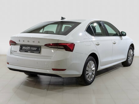 2021 Skoda Octavia IV (A8), белый, 2110000 рублей, вид 5