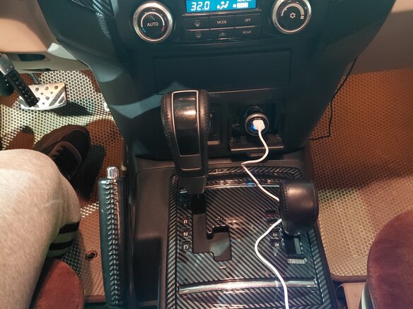 2008 Mitsubishi Pajero IV, бежевый, 1620000 рублей - вид 16