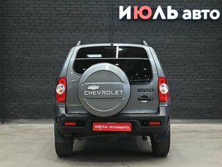 2017 Chevrolet Niva I Рестайлинг, серый, 680000 рублей, вид 5