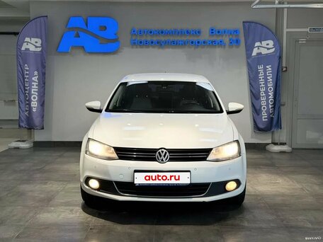 2011 Volkswagen Jetta VI, белый, 850000 рублей, вид 2