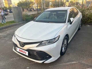 2020 Toyota Camry VIII (XV70), белый, 2850000 рублей, вид 1