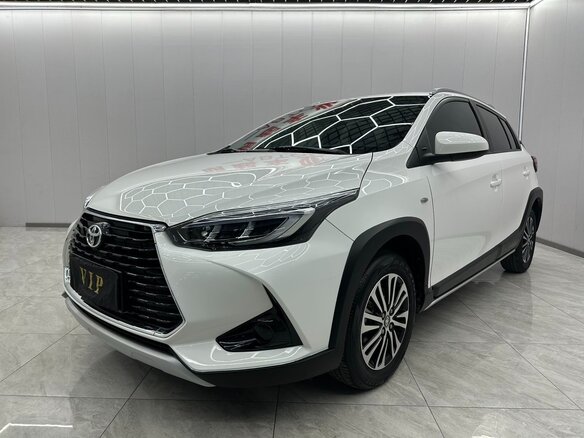 2022 Toyota Yaris Cross I, белый, 1490000 рублей - вид 2