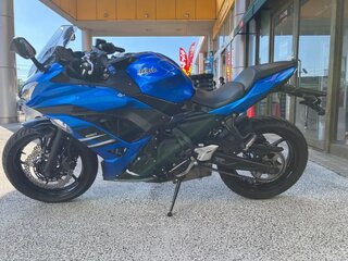 2019 Kawasaki Ninja 650, синий, 695000 рублей, вид 1