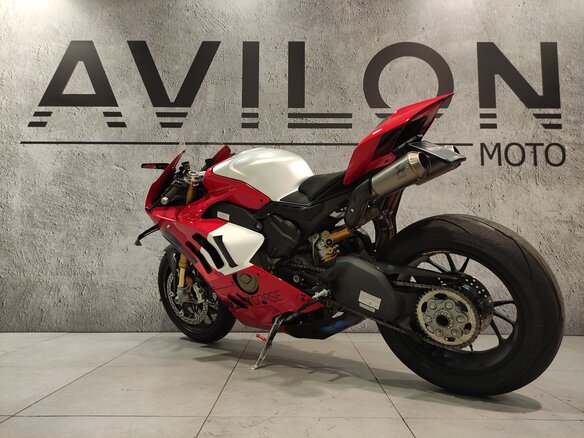 2024 Ducati Panigale V4, красный, 5000000 рублей - вид 3