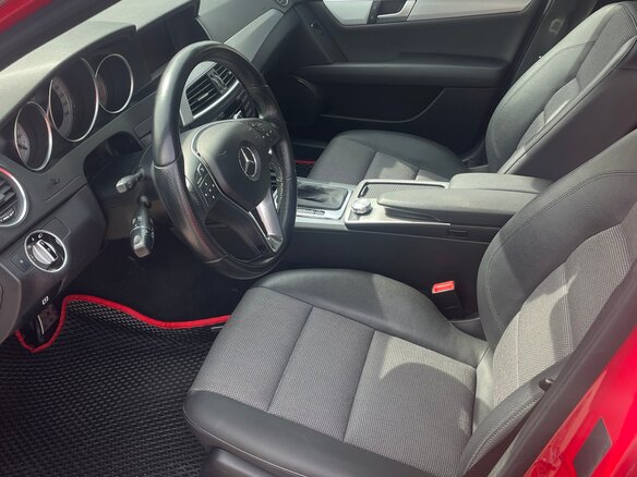 2011 Mercedes-Benz C-Класс 180 BlueEFFICIENCY III (W204) Рестайлинг, красный, 1750000 рублей - вид 5