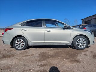 2018 Hyundai Solaris II, бежевый, 920000 рублей, вид 3