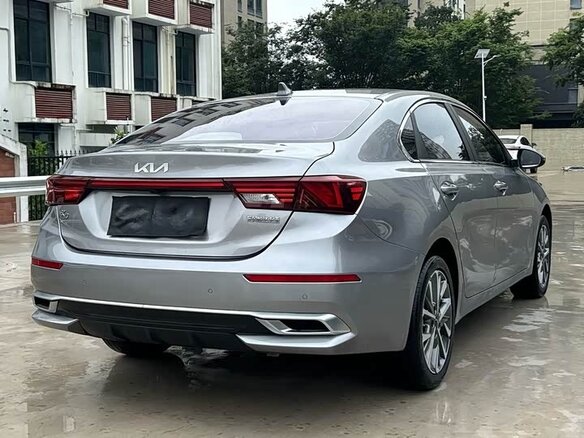 2023 Kia K3 II Рестайлинг, серый - вид 7